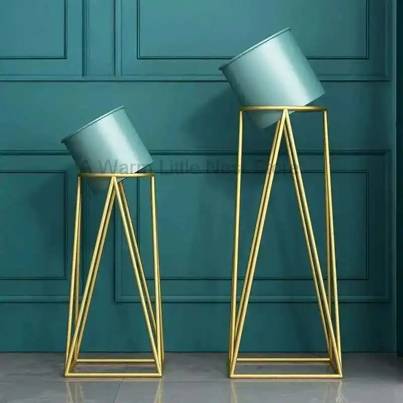 Display Modern Aesthetics Designer Flower Stand Balcony Light Luxury Flower Stand Living Room Decoration Muebles Home Furniture
Display Modern Aesthetics Designer Flower Stand Balcony Light Luxury Flower Stand Living Room Decoration Muebles Home Furniture