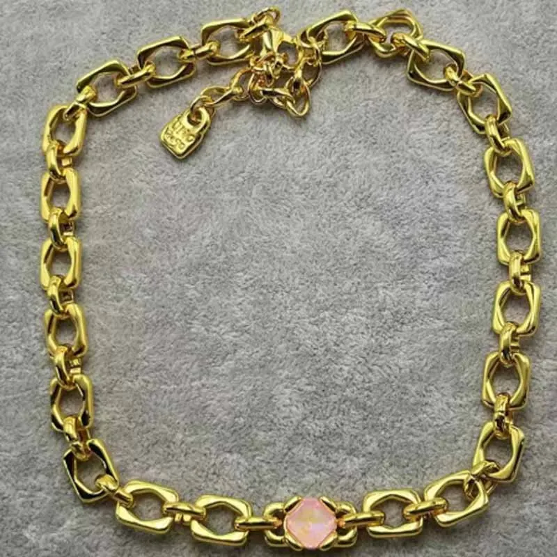 2024 Selling Exquisite High Quality UNO DE 50 Fashion Classic 925 Necklace Jewelry Romantic Holiday Gift
2024 Selling Exquisite High Quality UNO DE 50 Fashion Classic 925 Necklace Jewelry Romantic Holiday Gift