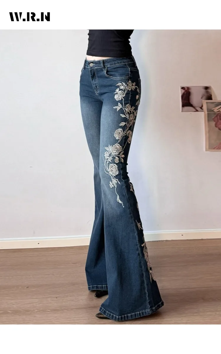 Синие брюки-клеш, джинсы, женские ботинки с вышивкой розы, с низкой талией, потертые потертые карманы, уличная одежда длиной до пола
Синие брюки-клеш, джинсы, женские ботинки с вышивкой розы, с низкой талией, потертые потертые карманы, уличная одежда длиной до пола