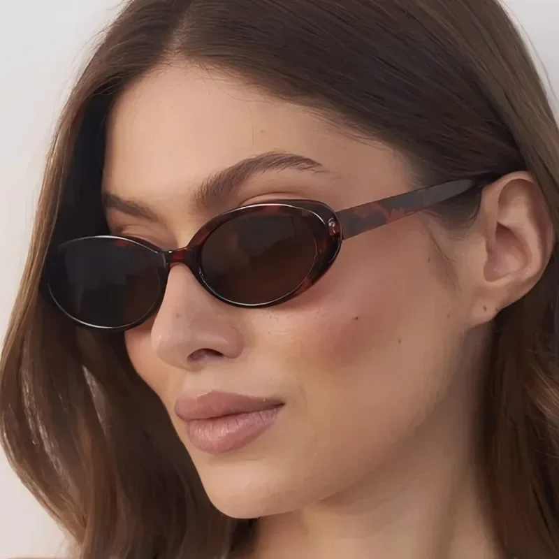 Retro Oval Small Frame Fashion Women Sunscreen Sunglasses European and American Trendy Personalized Sun Glasses Summer Glasses
Retro Oval Small Frame Fashion Women Sunscreen Sunglasses European and American Trendy Personalized Sun Glasses Summer Glasses
