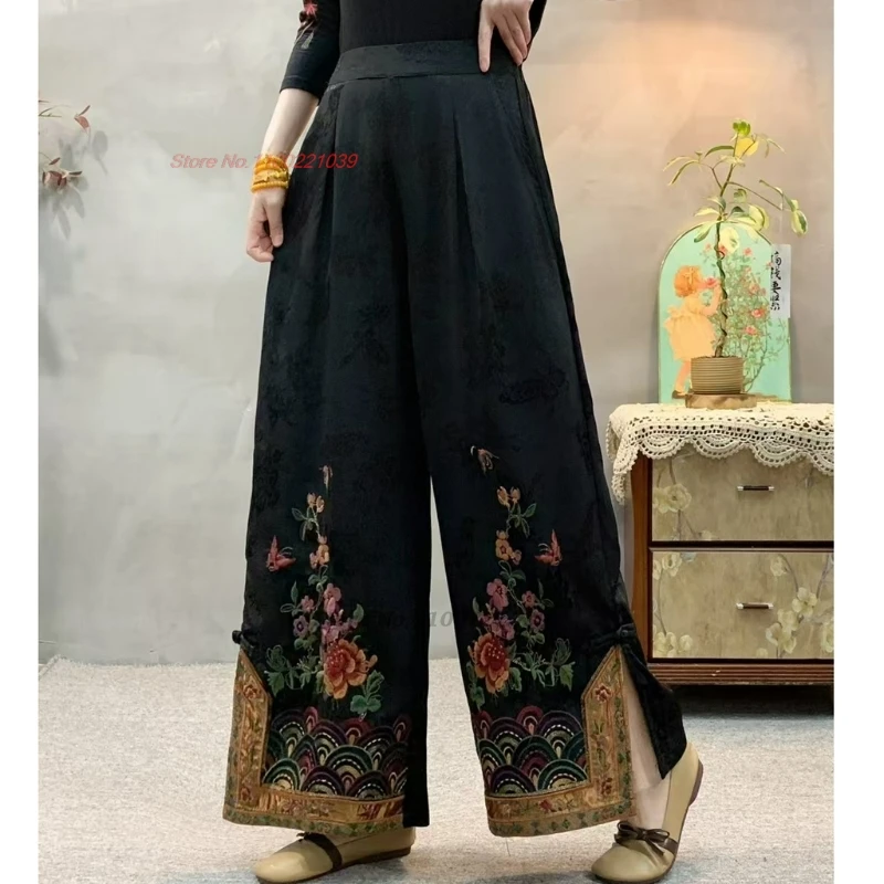 2025 chinese ethnic pants traditional satin jacquard vintage trousers national flower embroidery elastic waist wide leg trousers
2025 chinese ethnic pants traditional satin jacquard vintage trousers national flower embroidery elastic waist wide leg trousers