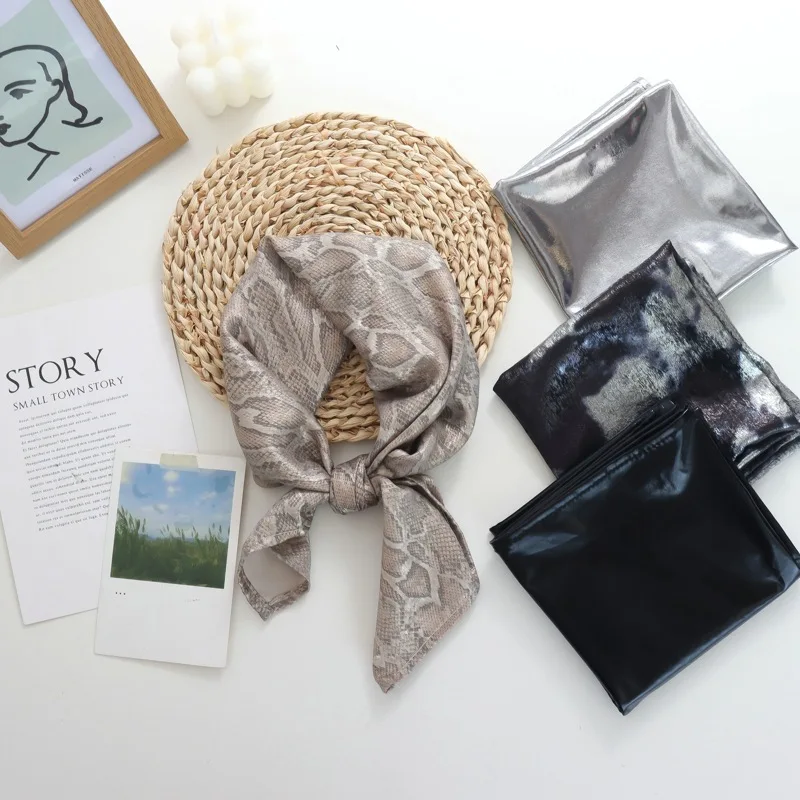Liquid Silver Scarf Women's Summer New Hot Girl Personality Closed Toe Scarf Y2g Fashion Retro Wrapped Chest Square Scarf
Liquid Silver Scarf Women's Summer New Hot Girl Personality Closed Toe Scarf Y2g Fashion Retro Wrapped Chest Square Scarf