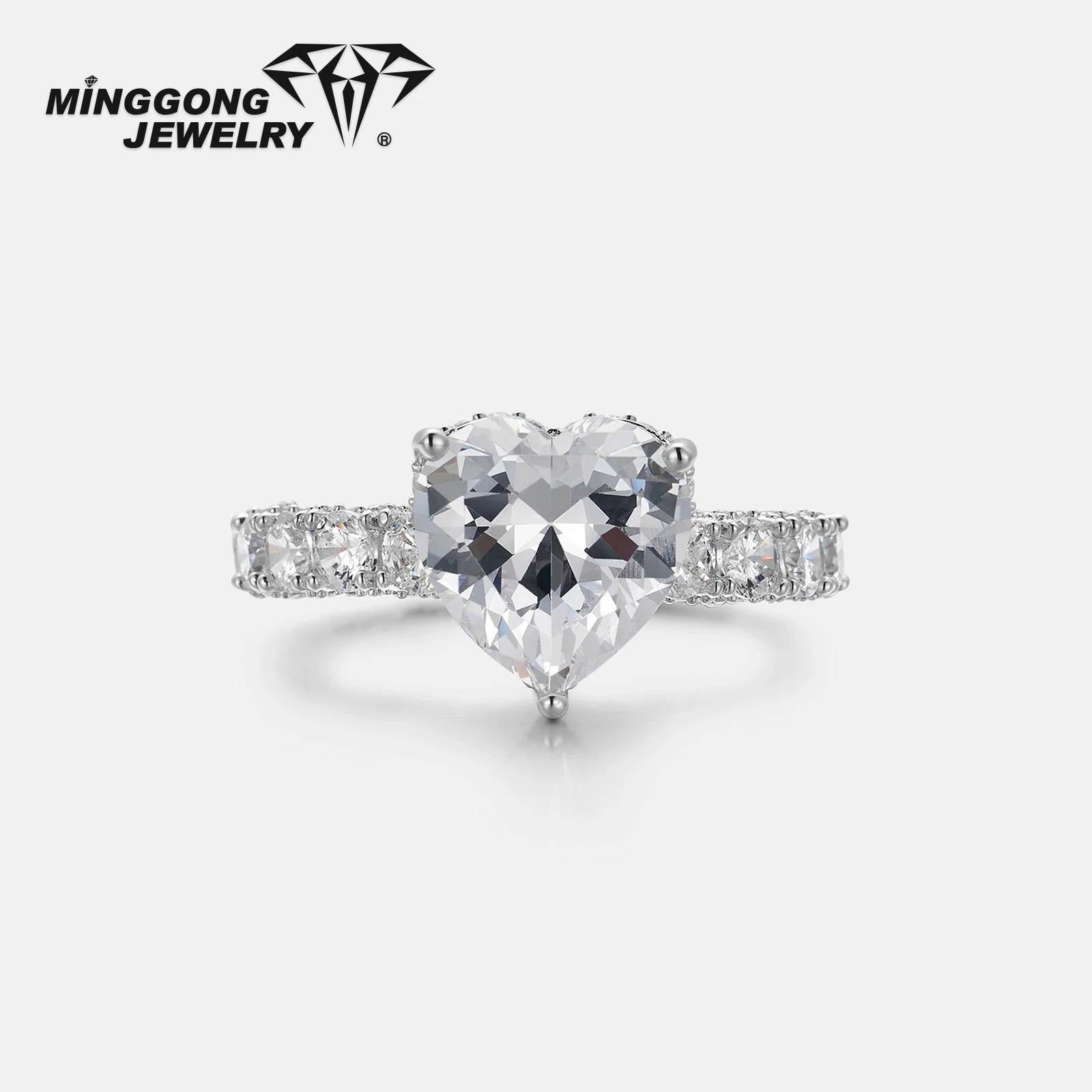 Изготовленное на заказ кольцо из чистого золота S925 из серебра 10 карат и 14 карат, новый дизайн, пасьянс с огранкой в форме сердца, Halo с боковыми бриллиантами VVS, муассанит
Изготовленное на заказ кольцо из чистого золота S925 из серебра 10 карат и 14 карат, новый дизайн, пасьянс с огранкой в форме сердца, Halo с боковыми бриллиантами VVS, муассанит