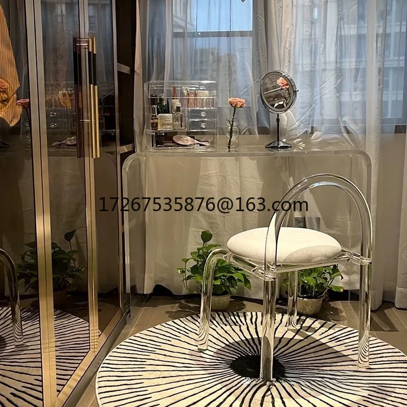 Acrylic transparent crystal dining chair light luxury makeup chair casual simple desk computer chair
Acrylic transparent crystal dining chair light luxury makeup chair casual simple desk computer chair