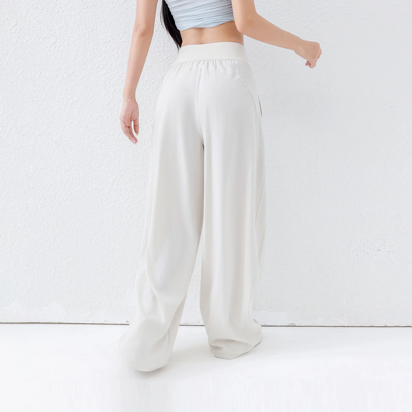 Women’s 2025 Spring/Summer High-Rise Wide-Leg Yoga Pants:Airy, Slimming & Quick-Dry, Perfect for Running, Pilates sexy
Women’s 2025 Spring/Summer High-Rise Wide-Leg Yoga Pants:Airy, Slimming & Quick-Dry, Perfect for Running, Pilates sexy