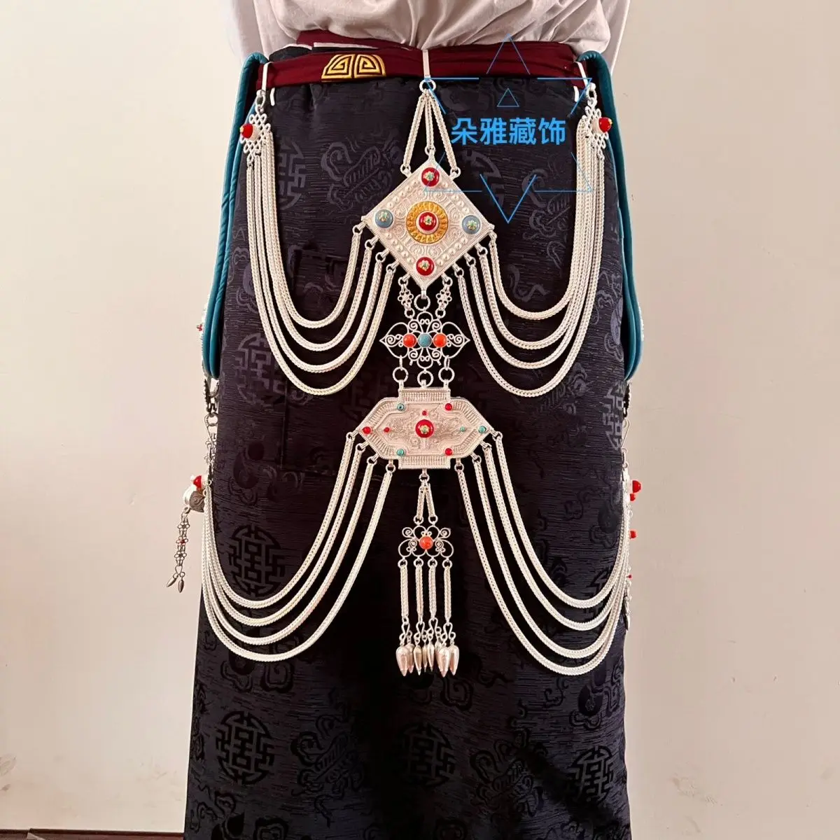 New women's antique silver-plated Tibetan robe clothing performance ethnic waist jewelry
New women's antique silver-plated Tibetan robe clothing performance ethnic waist jewelry