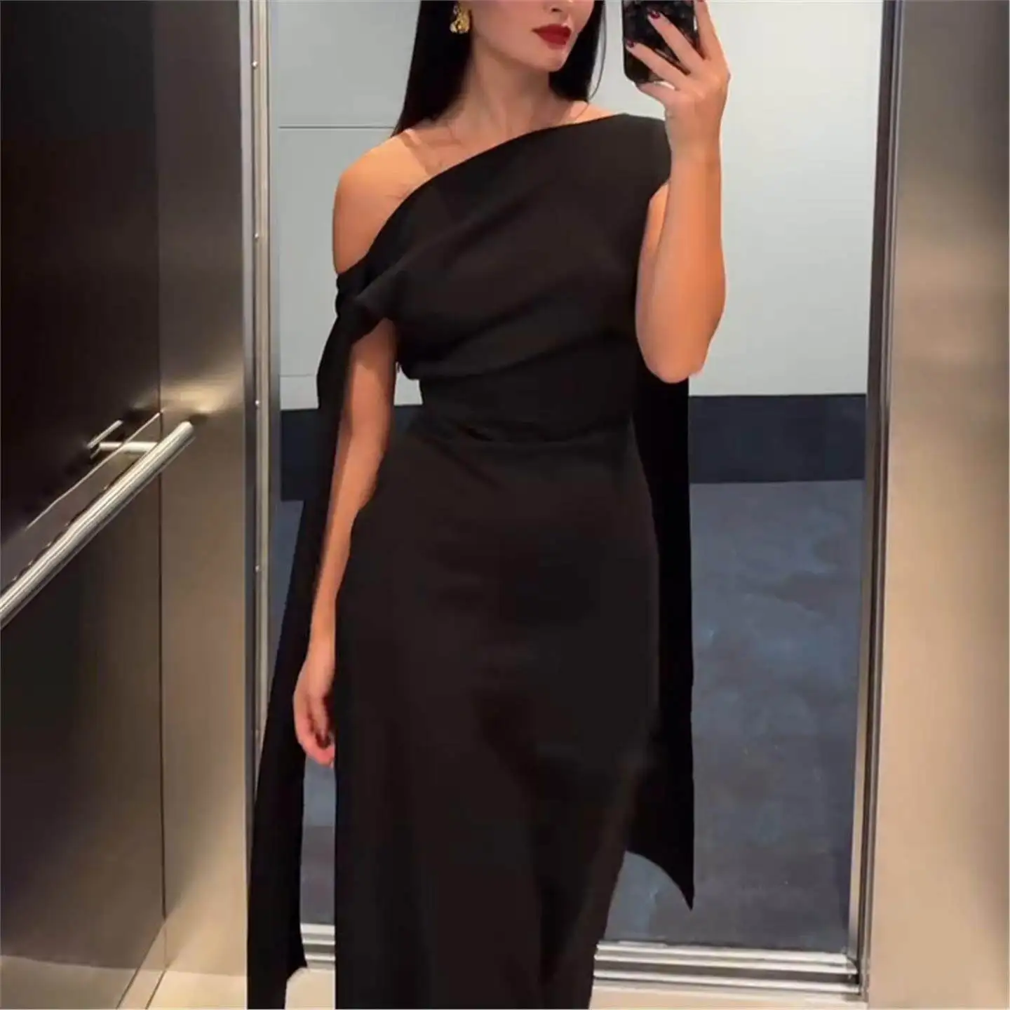 Elegant Long Dress Pure Color Asymmetrical Collar Shoulder Insert Sleeve Cross-Border Summer New Women's Fashion Dress
Elegant Long Dress Pure Color Asymmetrical Collar Shoulder Insert Sleeve Cross-Border Summer New Women's Fashion Dress