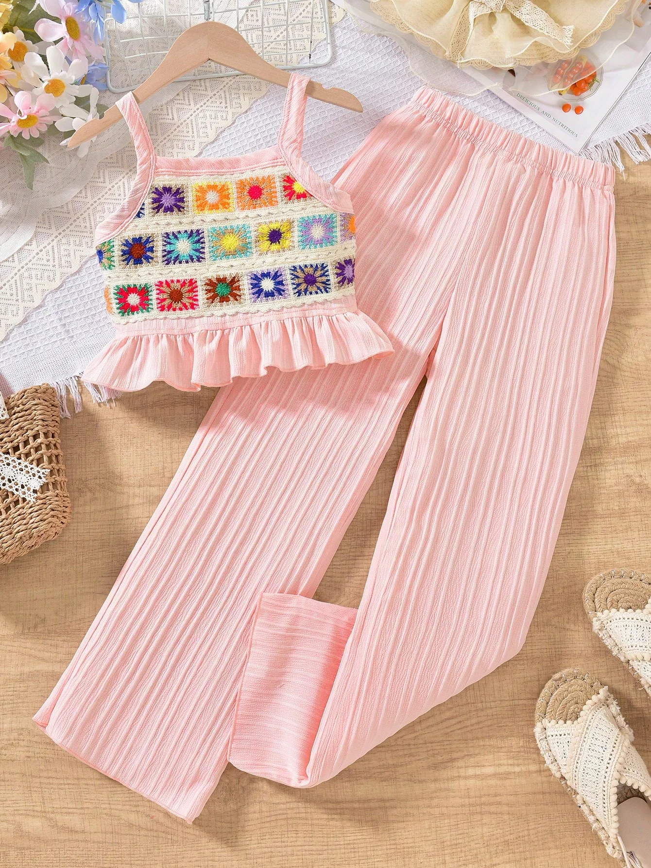 Girls' Sweet Style Spring & Summer Embellished Pink Camisole Top + Matching Color Pants Two-Piece Set
Girls' Sweet Style Spring & Summer Embellished Pink Camisole Top + Matching Color Pants Two-Piece Set