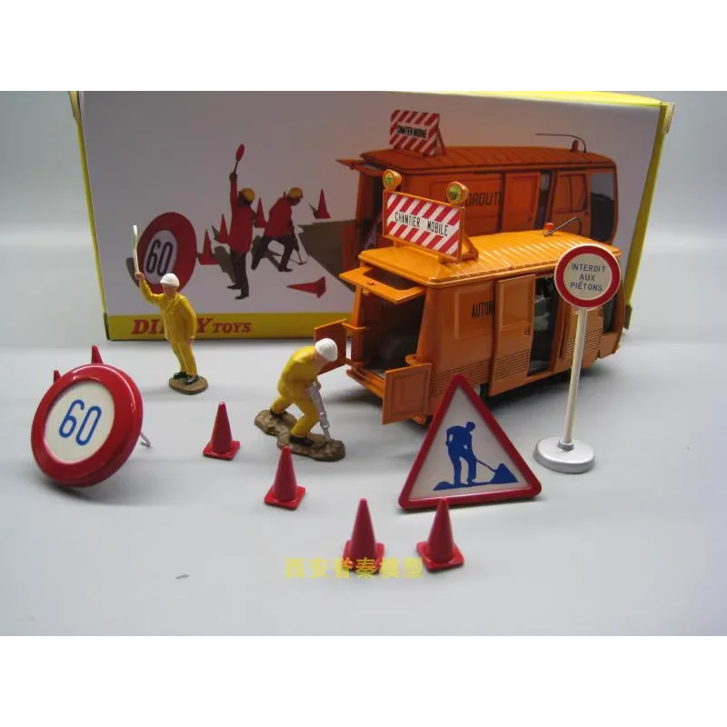 Литые под давлением игрушки DINKY в масштабе 1/43 PEUGEOT J7 муниципальный строительный автомобиль со сцены, фигурка, модель автомобиля из сплава, Коллекционная игрушка в подарок
Литые под давлением игрушки DINKY в масштабе 1/43 PEUGEOT J7 муниципальный строительный автомобиль со сцены, фигурка, модель автомобиля из сплава, Коллекционная игрушка в подарок