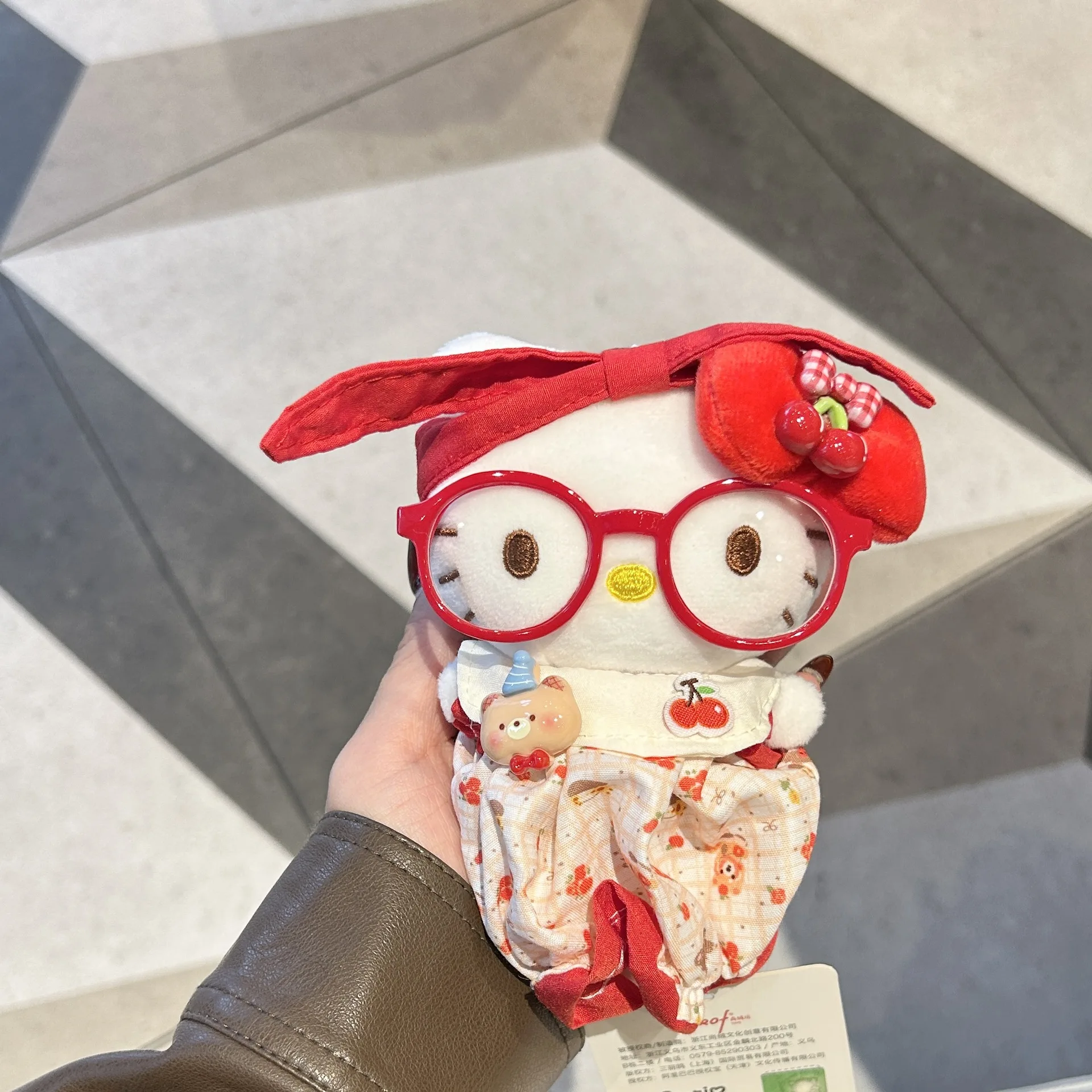 Брелок Hello Kitty, свитер, комбинезон, кукольная сумка, аксессуар, брелок, подарок, модный аксессуар
Брелок Hello Kitty, свитер, комбинезон, кукольная сумка, аксессуар, брелок, подарок, модный аксессуар