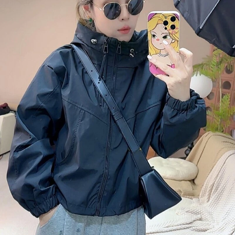 Fashion Hooded Short Windbreaker Jacket Women Zipper Up Windbreaker Jacket Woman Autumn Sporty Long Sleeve Outwear Mujer
Fashion Hooded Short Windbreaker Jacket Women Zipper Up Windbreaker Jacket Woman Autumn Sporty Long Sleeve Outwear Mujer