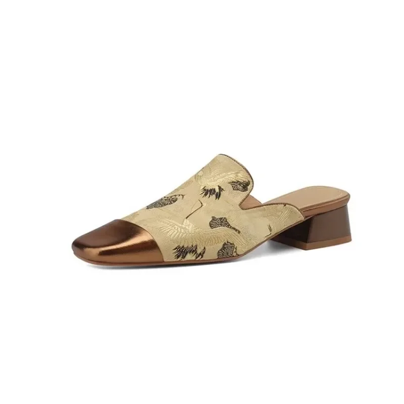 Elegant Woman Shoes with Medium Heels 2025 Summer Square Heel Women's Sandals Fashion Closed Toe Women Printing Luxury Slippers
Elegant Woman Shoes with Medium Heels 2025 Summer Square Heel Women's Sandals Fashion Closed Toe Women Printing Luxury Slippers