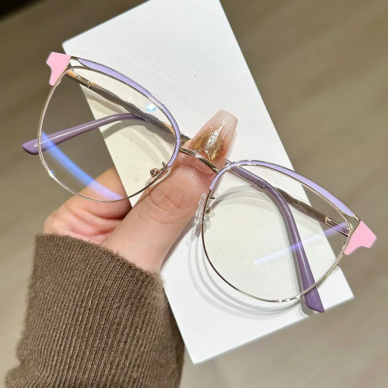 2025 New Fashionable Metal Anti Blue Light Glasses for Women Exquisite Metal Glasses Frame Computer Goggles
2025 New Fashionable Metal Anti Blue Light Glasses for Women Exquisite Metal Glasses Frame Computer Goggles
