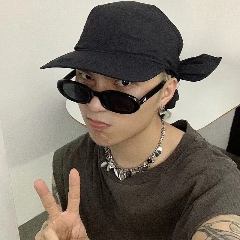 Super Personalized Strap on Visors Male and Female Headscarf, Hip-hop Embroidery Sunscreen Baseball Cap for Lovers Cap
Super Personalized Strap on Visors Male and Female Headscarf, Hip-hop Embroidery Sunscreen Baseball Cap for Lovers Cap