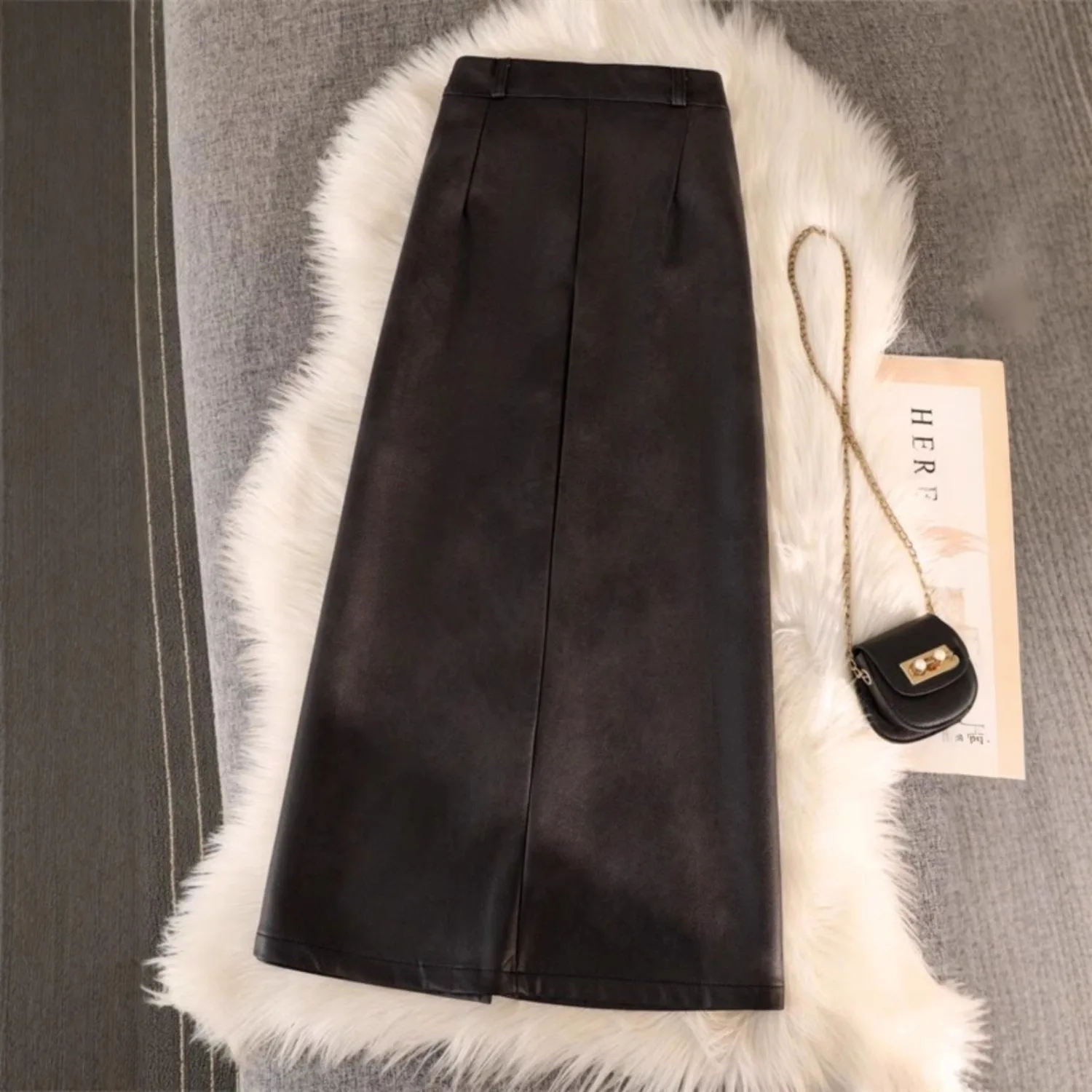 Brown Retro Leather Skirt for Women in Autumn and Winter High Waisted and Hip Hugging Skirt Slim Medium to Long Split A-line
Brown Retro Leather Skirt for Women in Autumn and Winter High Waisted and Hip Hugging Skirt Slim Medium to Long Split A-line