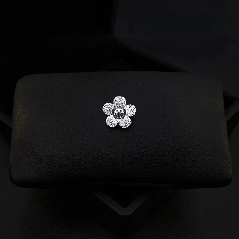 ZY High-End Chic Elegant Smiling Flower Brooch Collar Pin for Cardigans Women Fashion Suit Bag Stylish Jewelry Accessories 1775
ZY High-End Chic Elegant Smiling Flower Brooch Collar Pin for Cardigans Women Fashion Suit Bag Stylish Jewelry Accessories 1775