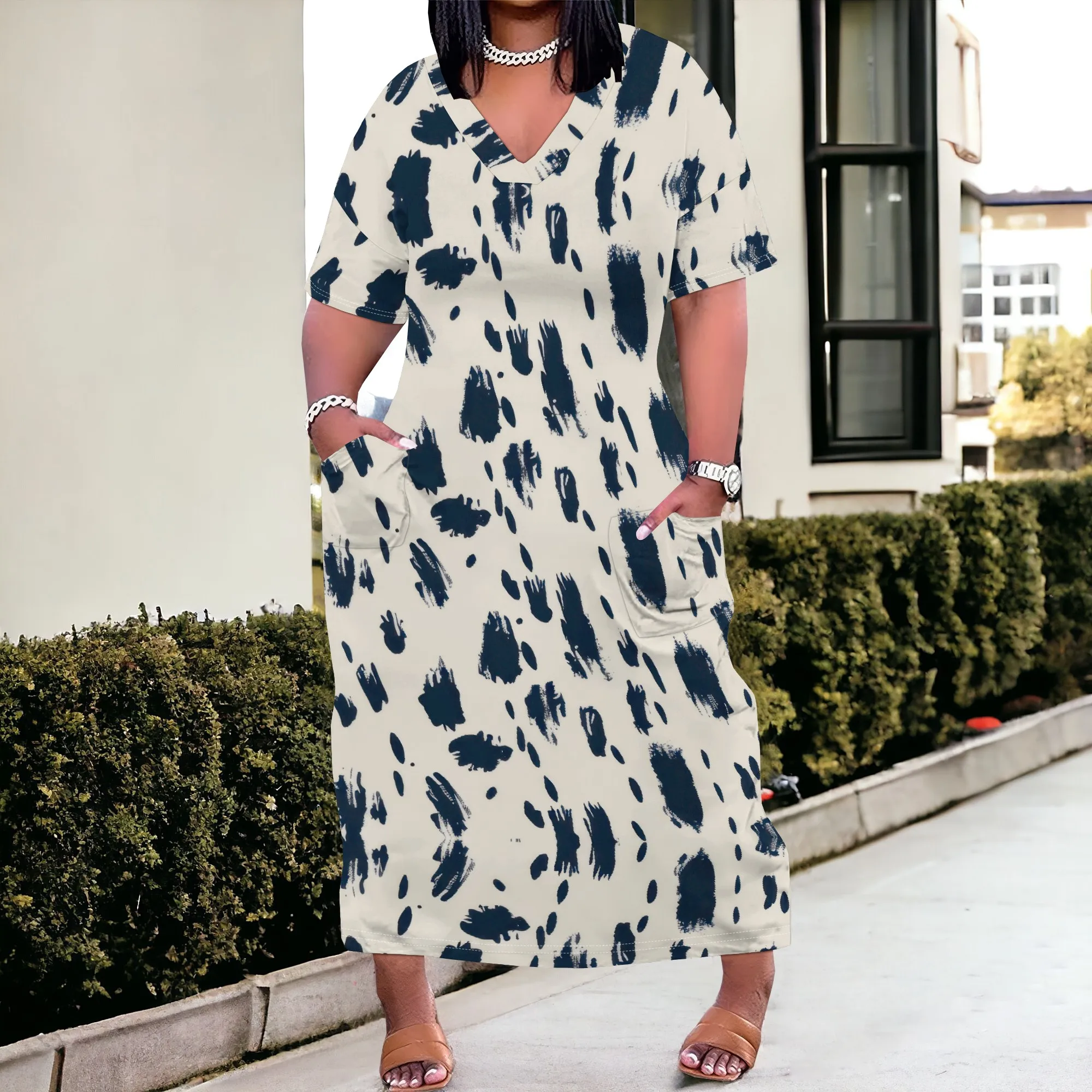 Plus Size Abstract Brushstroke V-Neck Maxi Dress 2025 New Arrival, Casual Chic & Summer Wear, XL-6XL
Plus Size Abstract Brushstroke V-Neck Maxi Dress 2025 New Arrival, Casual Chic & Summer Wear, XL-6XL