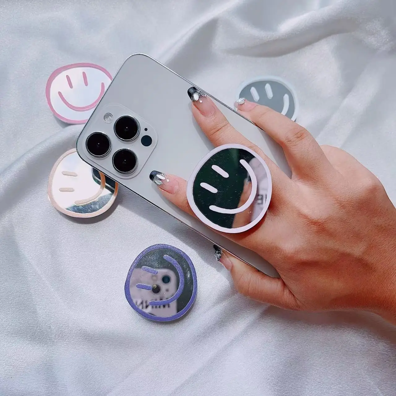 Cartoon Simple Round Phone Telescopic Folding Desktop Stand Painted Smiling Face Airbag Holder Mirror Surface Griptok Bracket
Cartoon Simple Round Phone Telescopic Folding Desktop Stand Painted Smiling Face Airbag Holder Mirror Surface Griptok Bracket