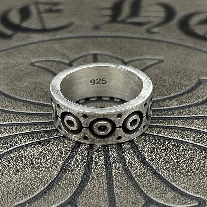 S925 sterling silver ring men's and women's classic hollow ring retro old punk hip hop niche
S925 sterling silver ring men's and women's classic hollow ring retro old punk hip hop niche