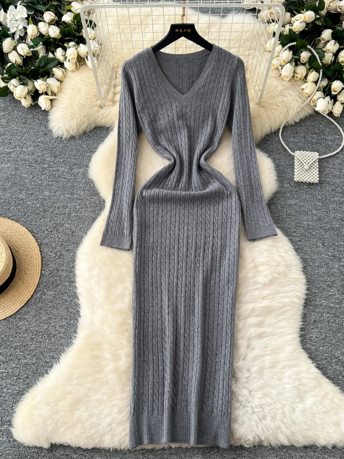 2026 Новое осенне-зимнее винтажное трикотажное платье с v-образным вырезом и длинными рукавами, эластичное облегающее однотонное длинное платье с узором из конопли
2026 Новое осенне-зимнее винтажное трикотажное платье с v-образным вырезом и длинными рукавами, эластичное облегающее однотонное длинное платье с узором из конопли
