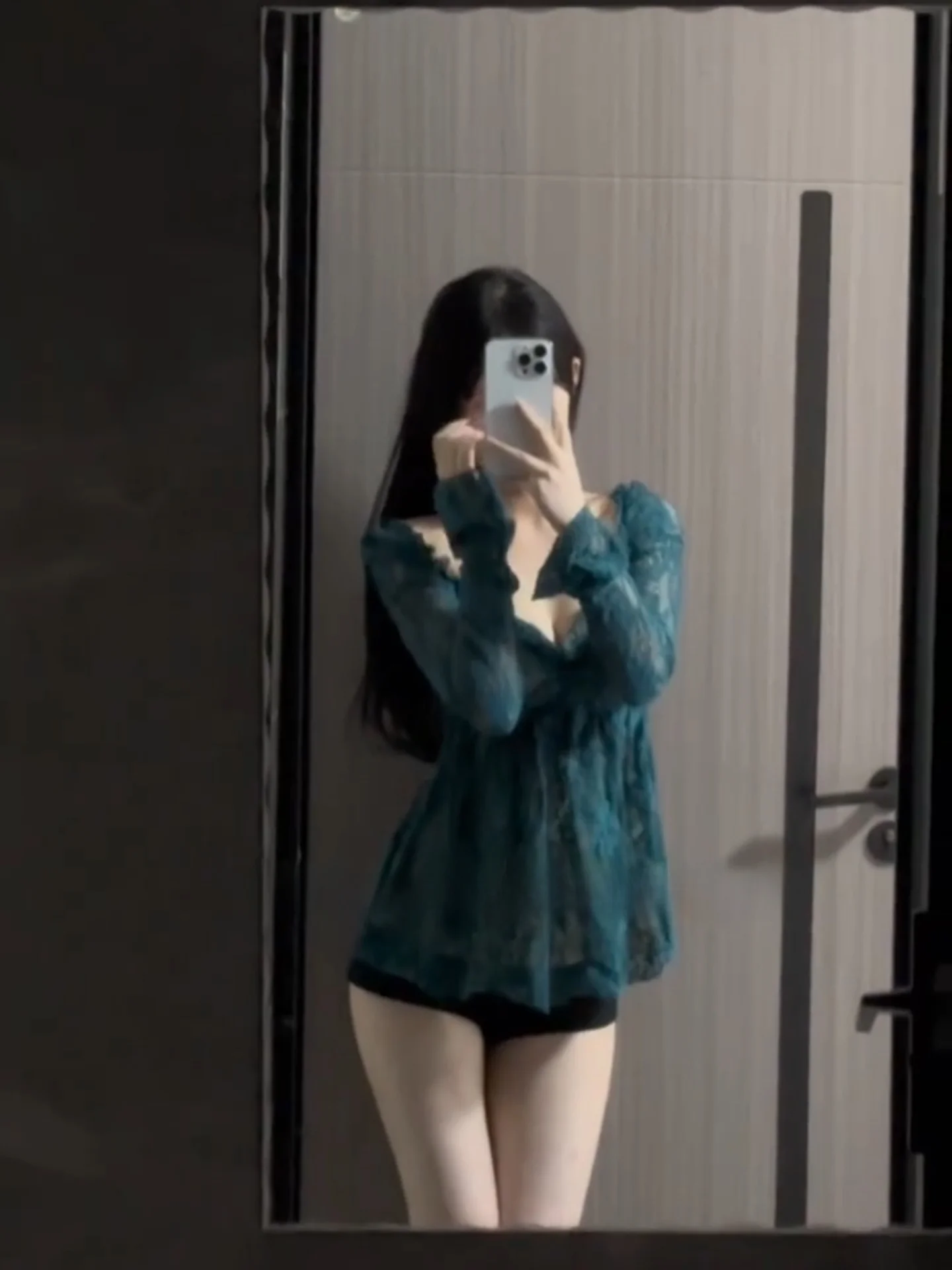 Elegant Embroidered Lace Shirt Spring Early Green V-Neck Long Sleeve Women's Fashionable Blouse Korean Style Commute Wind
Elegant Embroidered Lace Shirt Spring Early Green V-Neck Long Sleeve Women's Fashionable Blouse Korean Style Commute Wind