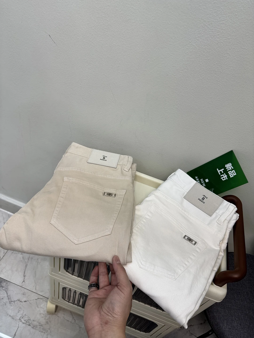 BLLIYOSS Light luxury Classic Casual Pants Jeans Men 2025 NEW Fashion Small Straight Leg pants Old Money newly rich size 29-38
BLLIYOSS Light luxury Classic Casual Pants Jeans Men 2025 NEW Fashion Small Straight Leg pants Old Money newly rich size 29-38