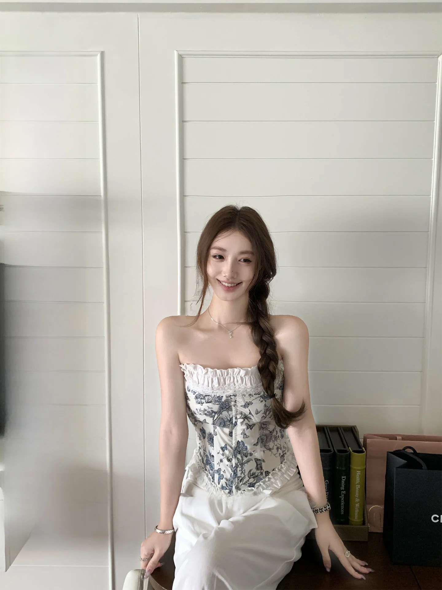 Romantic Iris Patterned Strapless Fishbone Waist Tie Women's Bralette Lace Thin Style Versatile Pure Color Spring Season
Romantic Iris Patterned Strapless Fishbone Waist Tie Women's Bralette Lace Thin Style Versatile Pure Color Spring Season