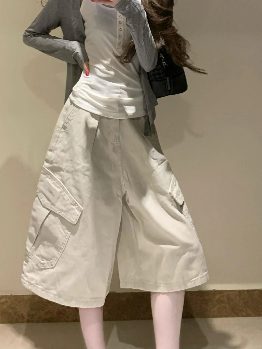Summer 2026 High Waist Loose Fit Vintage Straight Leg Wide Leg Jeans Mid-Length Pants Thin Style in Beige Color for Women
Summer 2026 High Waist Loose Fit Vintage Straight Leg Wide Leg Jeans Mid-Length Pants Thin Style in Beige Color for Women