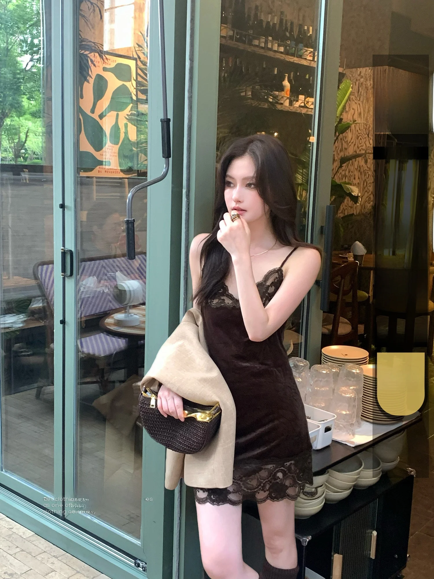 KAS Lace Patchwork Velvet Csole Slimming Pure Desire Base irt Ultra ort Vest Dr Sexy Sle V-ne Inner Wear
KAS Lace Patchwork Velvet Csole Slimming Pure Desire Base irt Ultra ort Vest Dr Sexy Sle V-ne Inner Wear