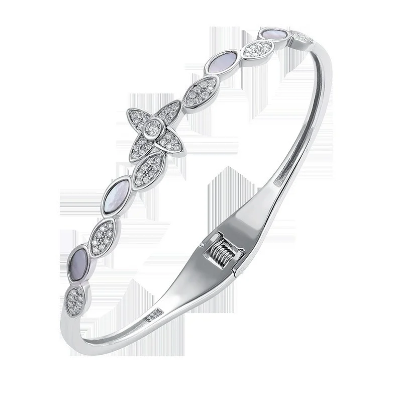 GLP-23070501 Lefei Fashion Luxury Trendy Diamond-set Moissanite Clover Eye Bangle Women s925 Sterling Silver Party Jewelry Gifts
GLP-23070501 Lefei Fashion Luxury Trendy Diamond-set Moissanite Clover Eye Bangle Women s925 Sterling Silver Party Jewelry Gifts