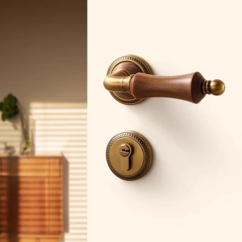 Middle Ancient Style Bedroom Door Lock Indoor Door Lock Antique Copper Magnetic Suction Silent French Retro Door Handle
Middle Ancient Style Bedroom Door Lock Indoor Door Lock Antique Copper Magnetic Suction Silent French Retro Door Handle