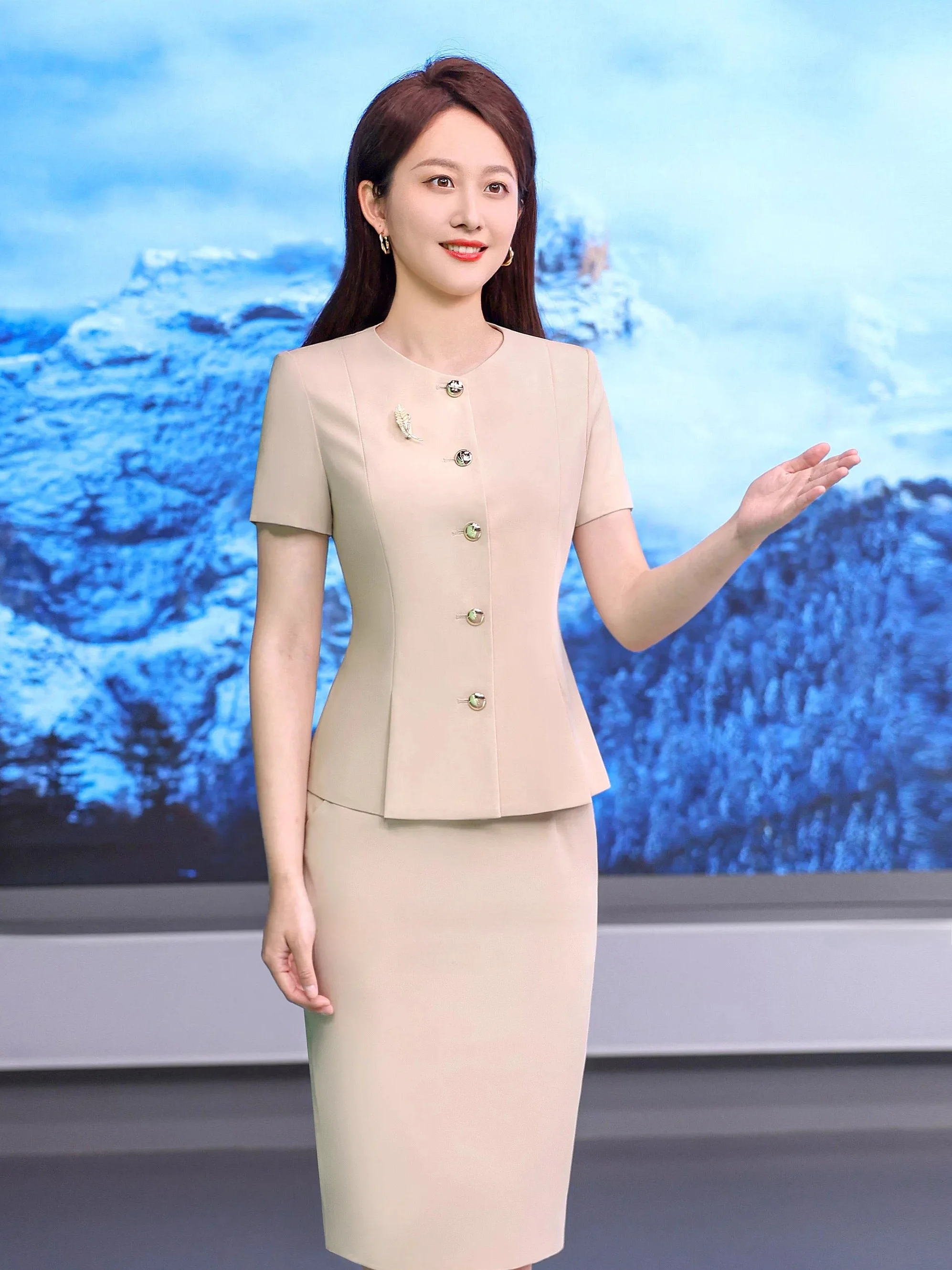 Khaki Short Sleeve Business Suit Professional Workwear Thin Style Speech Competition Teacher Business Formal Dress Code
Khaki Short Sleeve Business Suit Professional Workwear Thin Style Speech Competition Teacher Business Formal Dress Code