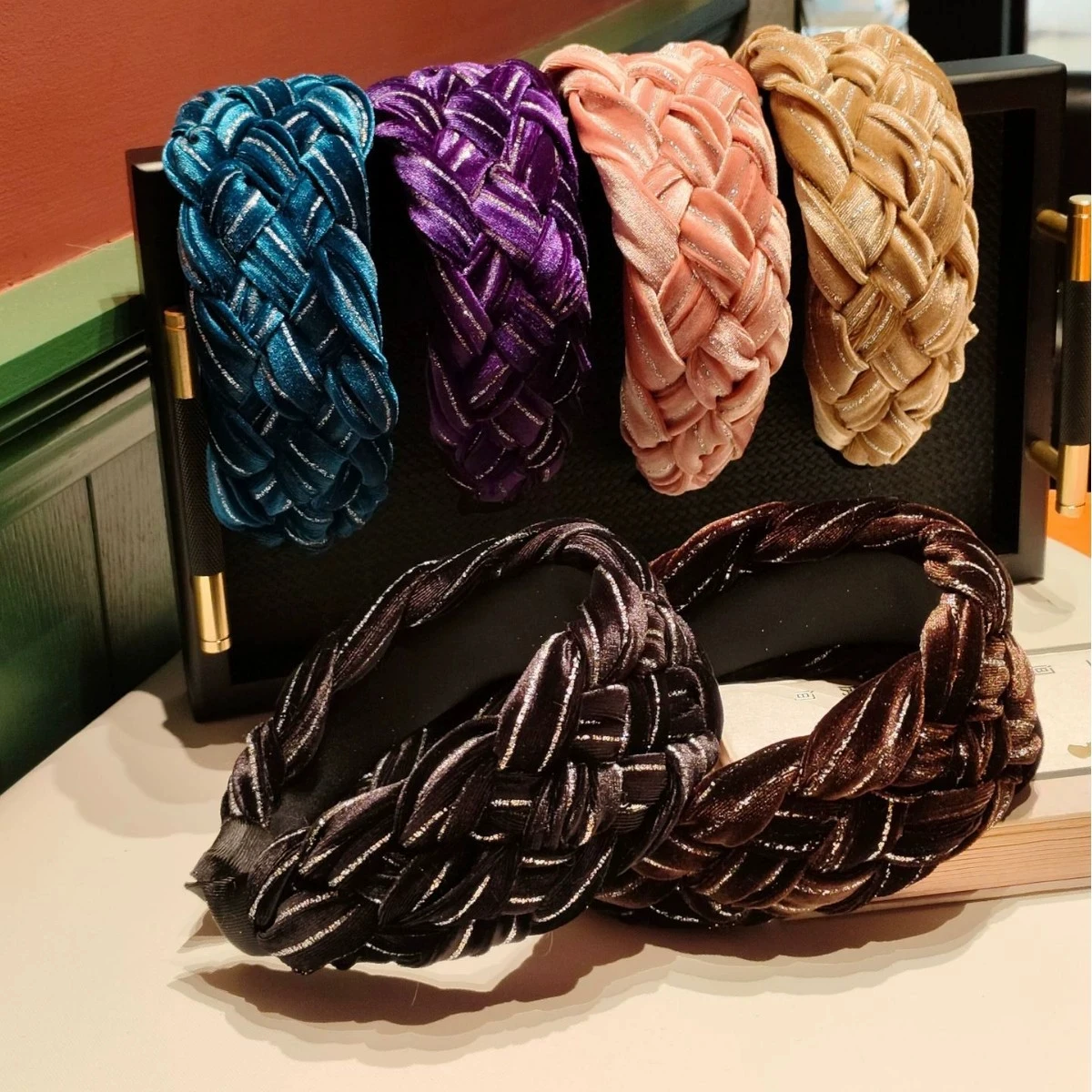 Бархатная плетеная повязка на голову для умывания, простая повседневная повязка для волос, широкая повязка-заколка, модные аксессуары для волос
Бархатная плетеная повязка на голову для умывания, простая повседневная повязка для волос, широкая повязка-заколка, модные аксессуары для волос