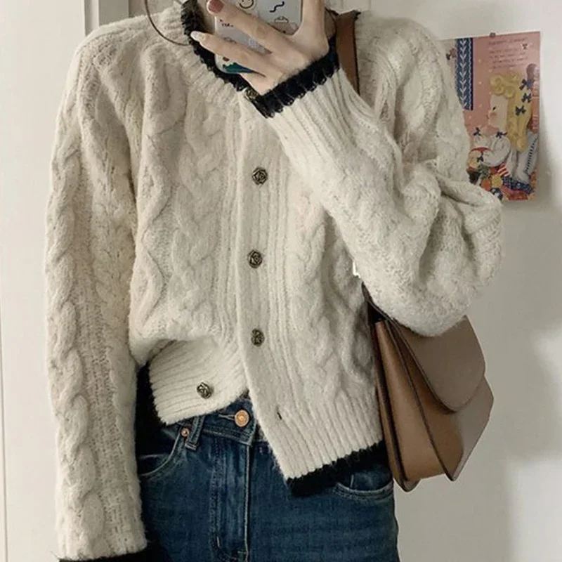 Autumn/winter New Fashion Luxury Casual High Quality Knitted Cardigan Sweater Loose Comfortable Exquisite Versatile Women's Top
Autumn/winter New Fashion Luxury Casual High Quality Knitted Cardigan Sweater Loose Comfortable Exquisite Versatile Women's Top