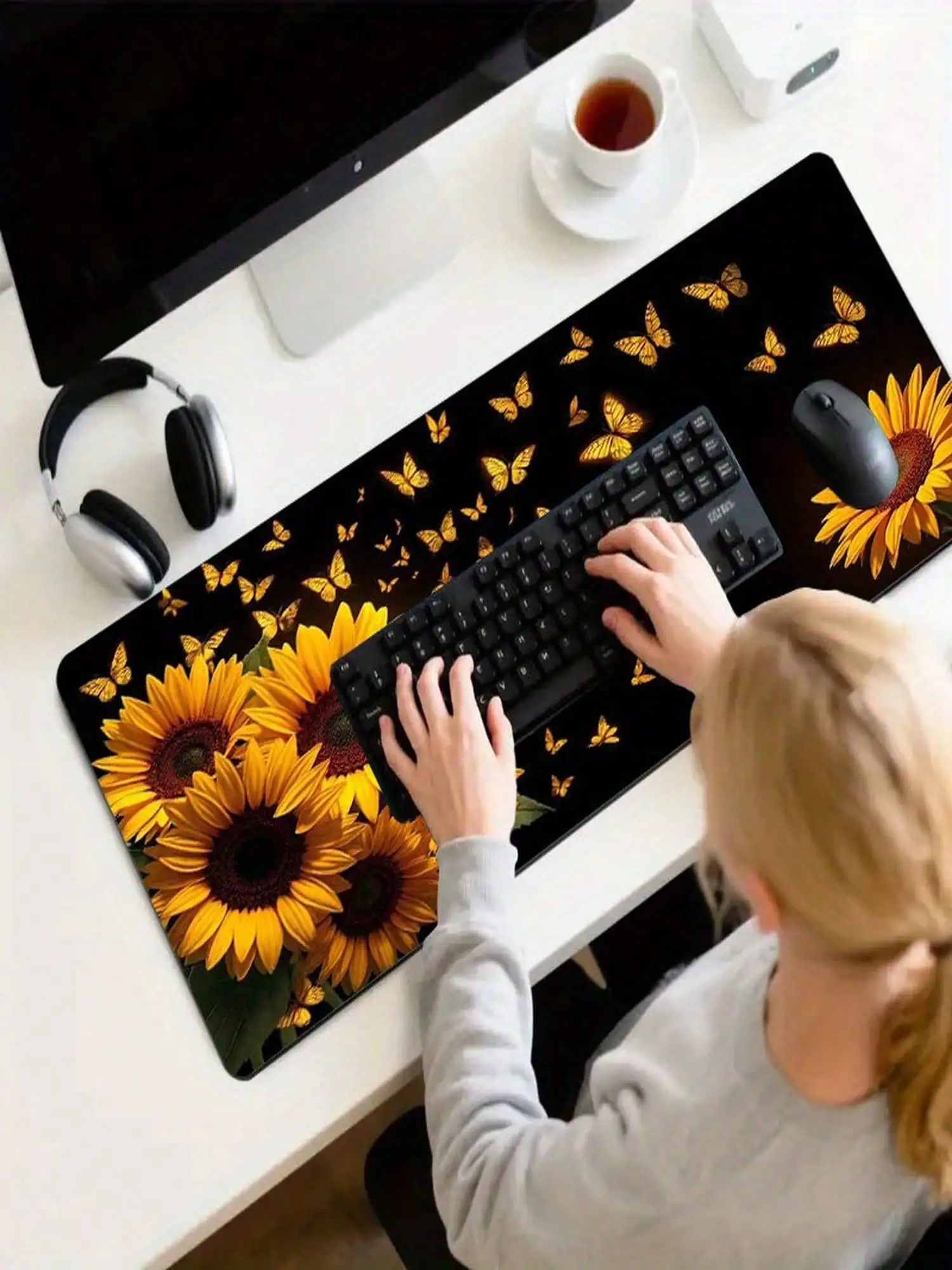 One Extra-Large Mouse Pad 15.7x31.5 Inches Premium Gaming Desk Mat Durable Surface Suitable For PC/Laptop Unique Holiday Birthday Gift Suitable For Gamers And Professionals Large Size Desk Mat Elegant Desktop Decoration Textured Surface
One Extra-Large Mouse Pad 15.7x31.5 Inches Premium Gaming Desk Mat Durable Surface Suitable For PC/Laptop Unique Holiday Birthday Gift Suitable For Gamers And Professionals Large Size Desk Mat Elegant Desktop Decoration Textured Surface