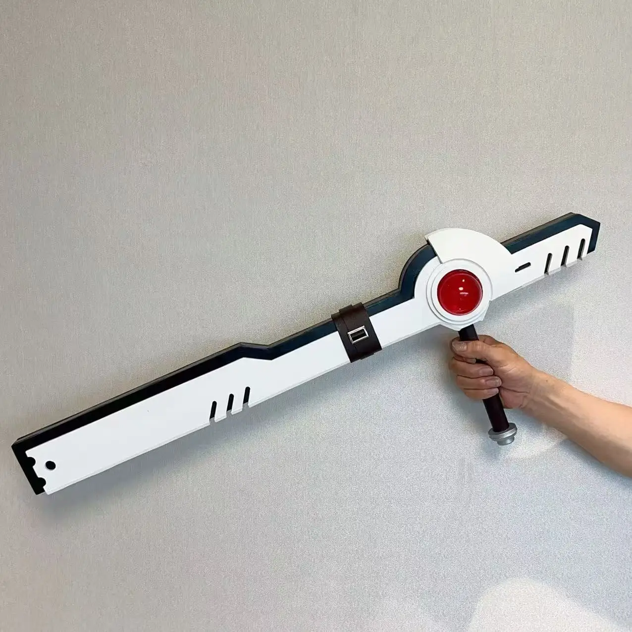 Lloyd Bannings Staff Eiyuu Densetsu The Legend of Heroes Cosplay Props for Halloween Christmas Party
Lloyd Bannings Staff Eiyuu Densetsu The Legend of Heroes Cosplay Props for Halloween Christmas Party
