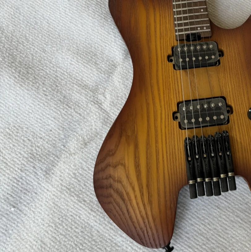 В наличии Acepro Модернизированная безголовая электрогитара цвета Sunburst 2 хамбакера с грифом из жареного клена, лады из нержавеющей стали Guitarra
В наличии Acepro Модернизированная безголовая электрогитара цвета Sunburst 2 хамбакера с грифом из жареного клена, лады из нержавеющей стали Guitarra