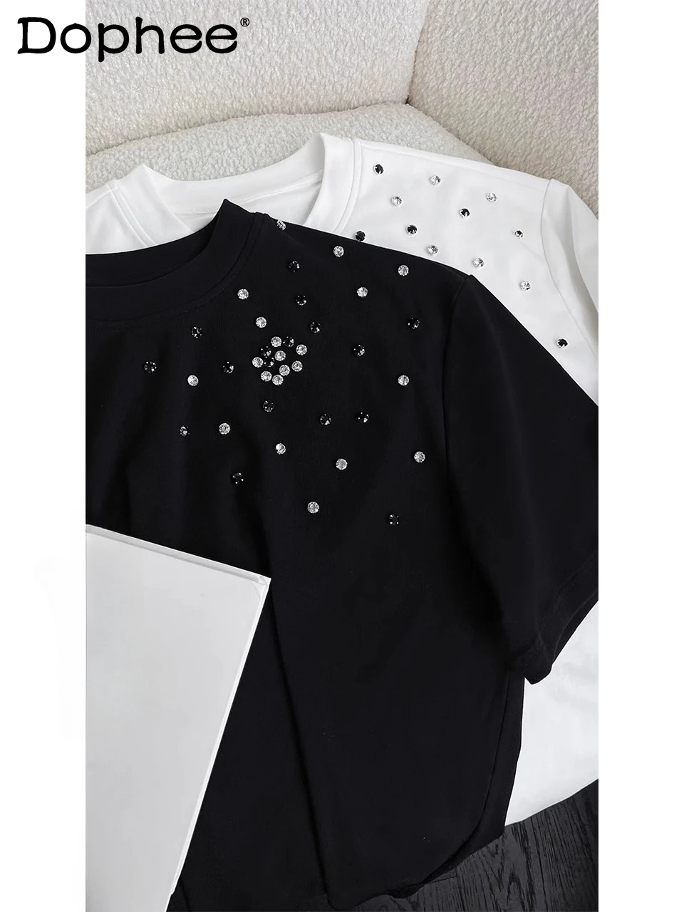 2025 Men's Summer New Trendy T-shirts High-end Diamond Design Tops Loose Round Neck Versatile Short Sleeve Solid Color T-shirts
2025 Men's Summer New Trendy T-shirts High-end Diamond Design Tops Loose Round Neck Versatile Short Sleeve Solid Color T-shirts