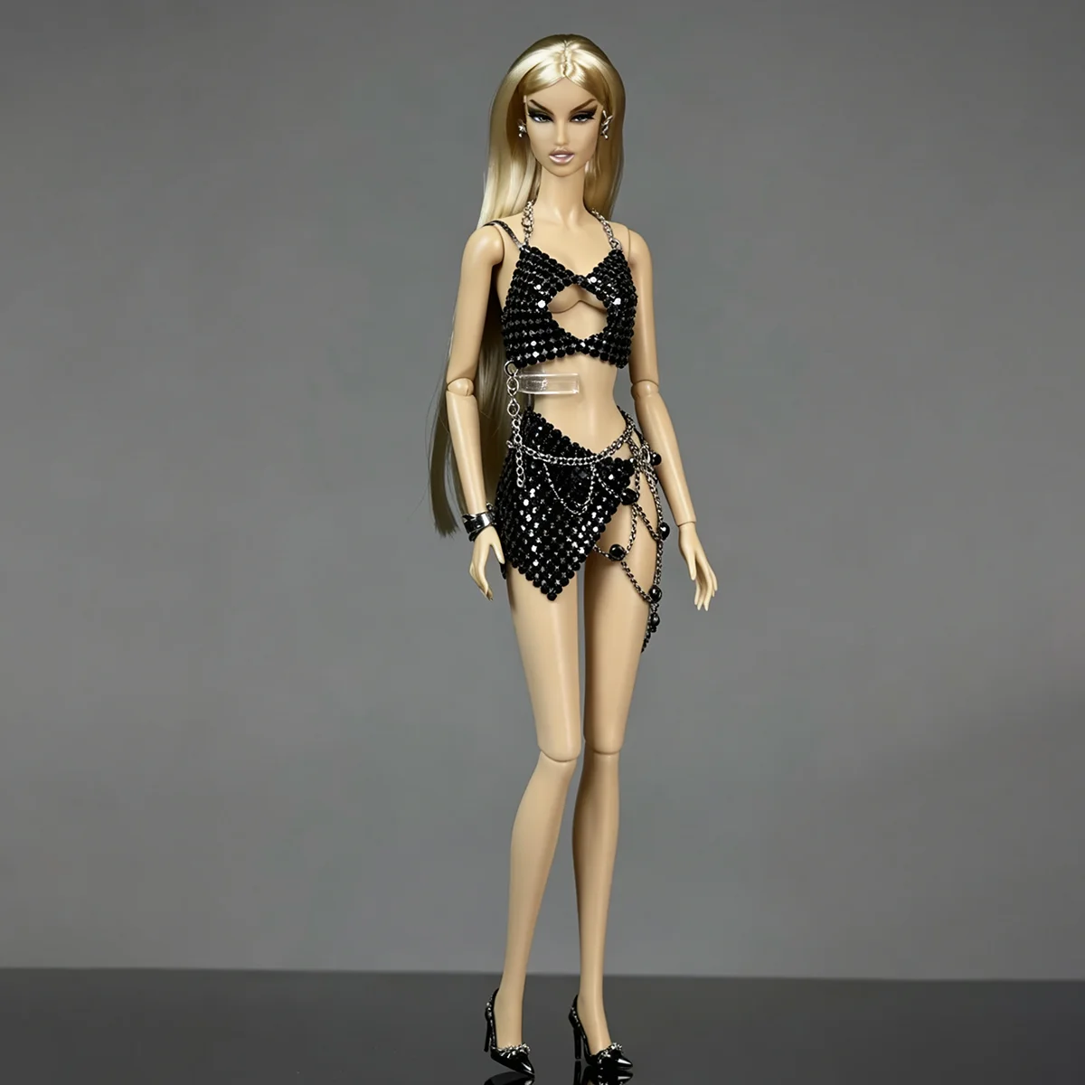 Fashion Sexy Black Metal Sequin Vest + Tassels Mesh Black Pearl Short Skirt Set For 1/6 Babi Xianxian Supermodel Doll Dress Up
Fashion Sexy Black Metal Sequin Vest + Tassels Mesh Black Pearl Short Skirt Set For 1/6 Babi Xianxian Supermodel Doll Dress Up