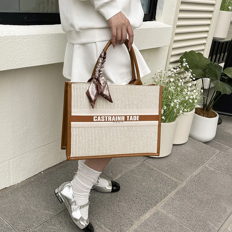 Luxury Tote Messenger Purse Shopper Solid Color Commuter Bag Elegant Leather Classic Designer Paris Fashion Large Capacity
Luxury Tote Messenger Purse Shopper Solid Color Commuter Bag Elegant Leather Classic Designer Paris Fashion Large Capacity