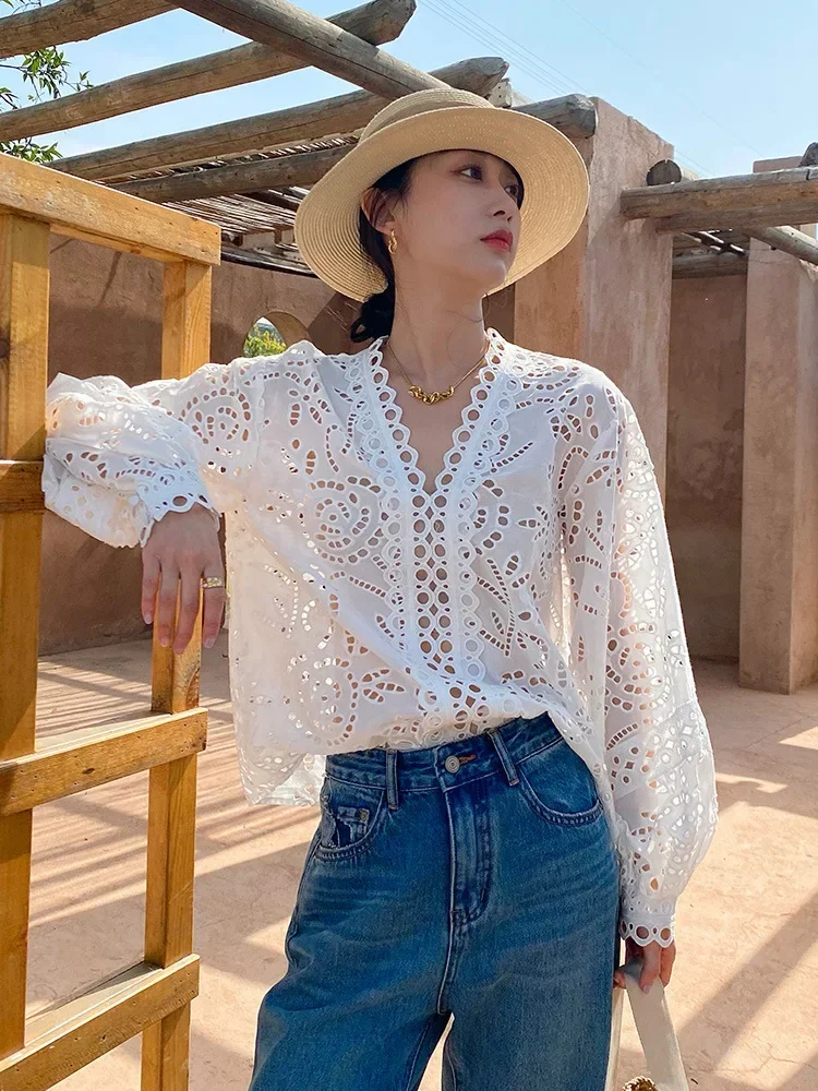 blouse white cotton eyelet details women's shirt loose boho style v-neck long sleeve tunic elegant women tops
blouse white cotton eyelet details women's shirt loose boho style v-neck long sleeve tunic elegant women tops