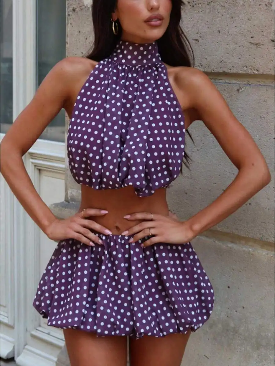 Женский комплект: укороченный топ-халтер в фиолетовый горошек и мини-юбка – легкая струящаяся ткань для пляжа или повседневной носки
Женский комплект: укороченный топ-халтер в фиолетовый горошек и мини-юбка – легкая струящаяся ткань для пляжа или повседневной носки