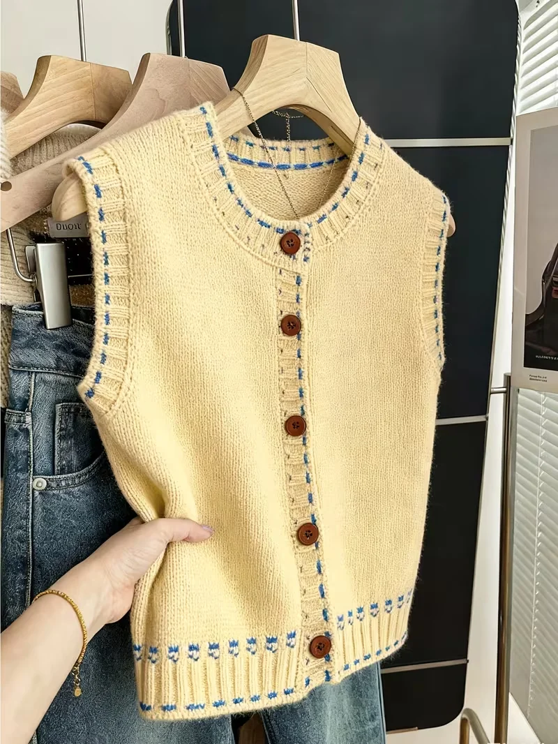 Women's casual top, loose knitted vest sweater, single-breasted round-neck design pullover, spring, summer and autumn style
Women's casual top, loose knitted vest sweater, single-breasted round-neck design pullover, spring, summer and autumn style