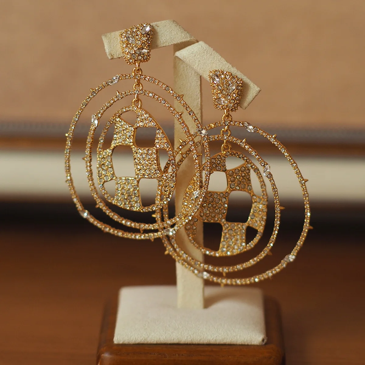 2025 New Niche Large-Size Fine Pavé Retro Western-Style Earrings - Artisan Crafted High Luster Jewelry
2025 New Niche Large-Size Fine Pavé Retro Western-Style Earrings - Artisan Crafted High Luster Jewelry