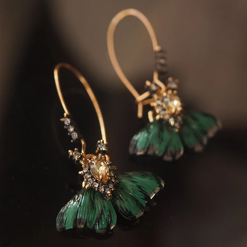Butterfly Enamel Craft Vintage Earrings Green Oil Painted Crystal Retro Antique Women Elegant Drop Earrings
Butterfly Enamel Craft Vintage Earrings Green Oil Painted Crystal Retro Antique Women Elegant Drop Earrings