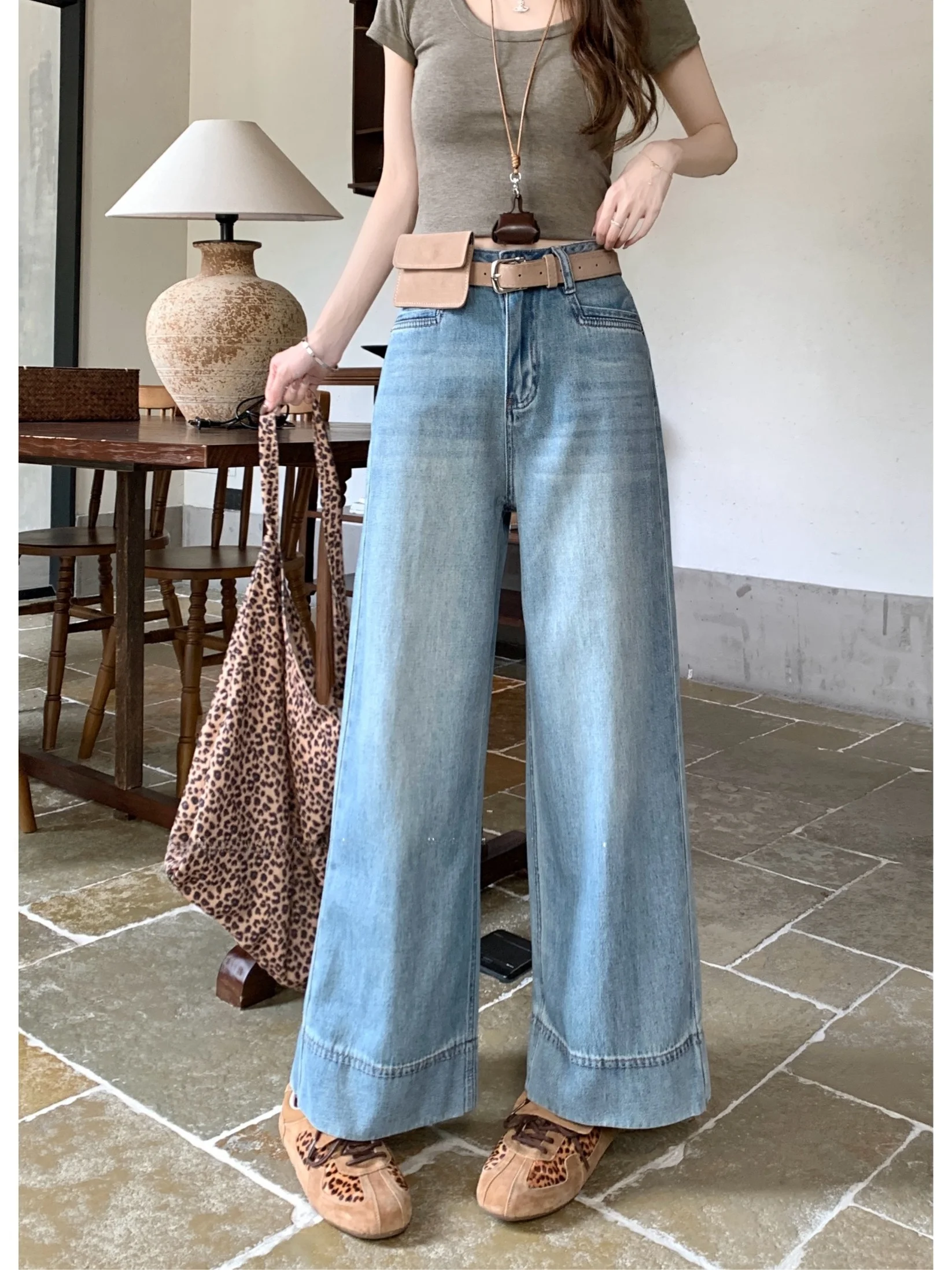 High Waist Straight Leg Nine-Tenths Jeans Women's Spring 2026 New Korean Version Retro Fashion Versatile Slimming Jeans
High Waist Straight Leg Nine-Tenths Jeans Women's Spring 2026 New Korean Version Retro Fashion Versatile Slimming Jeans