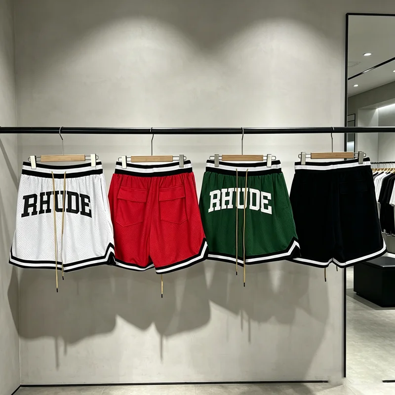 Mesh Quick Dry RHUDE Shorts Splice Stripe Shortpants Men Women Loose Drawstring V-shape Shortpants Back Flip Cover Pockets
Mesh Quick Dry RHUDE Shorts Splice Stripe Shortpants Men Women Loose Drawstring V-shape Shortpants Back Flip Cover Pockets