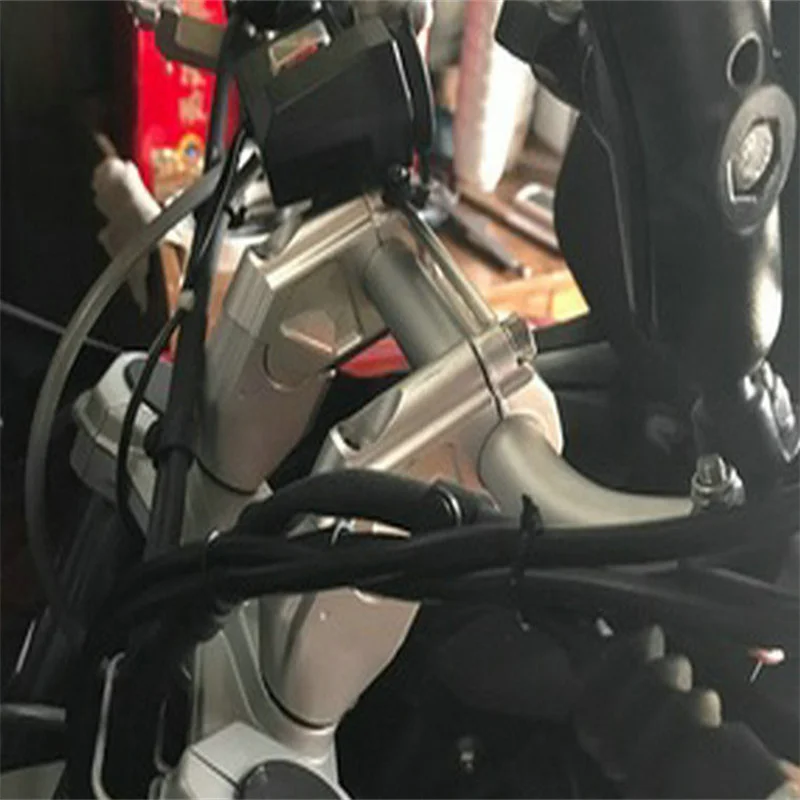 Modified For BMW F700GS CNC Handlebar Riser 30mm Aluminum Alloy Height Up Adapters Moved Back 25mm Risers Handle Bar 2022
Modified For BMW F700GS CNC Handlebar Riser 30mm Aluminum Alloy Height Up Adapters Moved Back 25mm Risers Handle Bar 2022