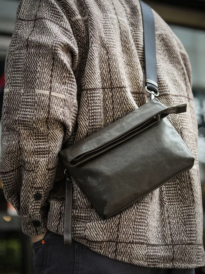 outdoor daily work first layer cowhide men's black messenger bag simple fashion designer handmade real cow leather shoulder bag
outdoor daily work first layer cowhide men's black messenger bag simple fashion designer handmade real cow leather shoulder bag