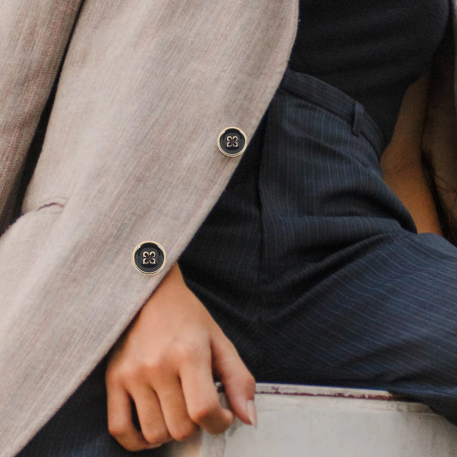 10Pcs Creative Metal Buttons Wind Coat Sewing Buttons Convenient Handmade Clothing Decoration for Shirts Hats Sweaters
10Pcs Creative Metal Buttons Wind Coat Sewing Buttons Convenient Handmade Clothing Decoration for Shirts Hats Sweaters